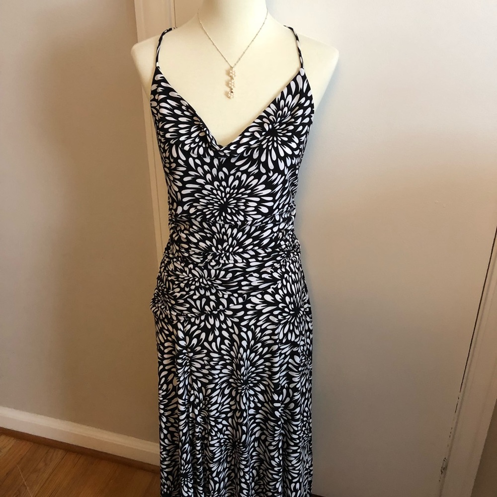 Nwot Nueva rusched Black & white dress